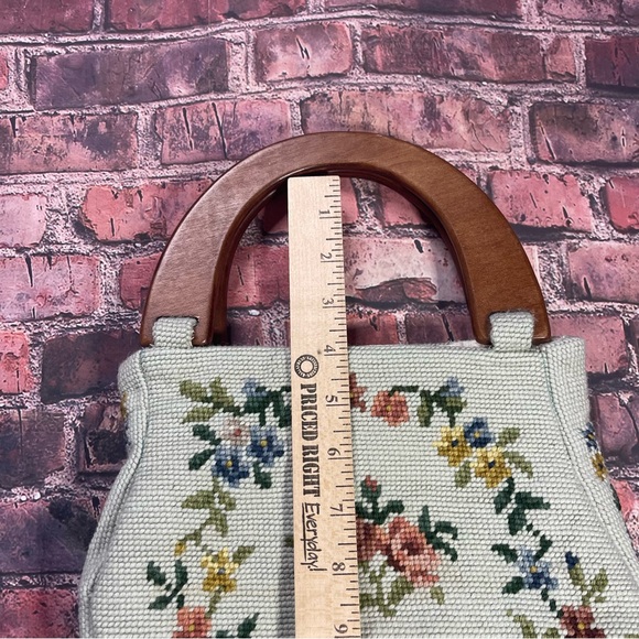 Vintage Handcrafted Floral Tapestry Handbag Needlepoint Cutch Bag Wooden Handle - Picture 14 of 14